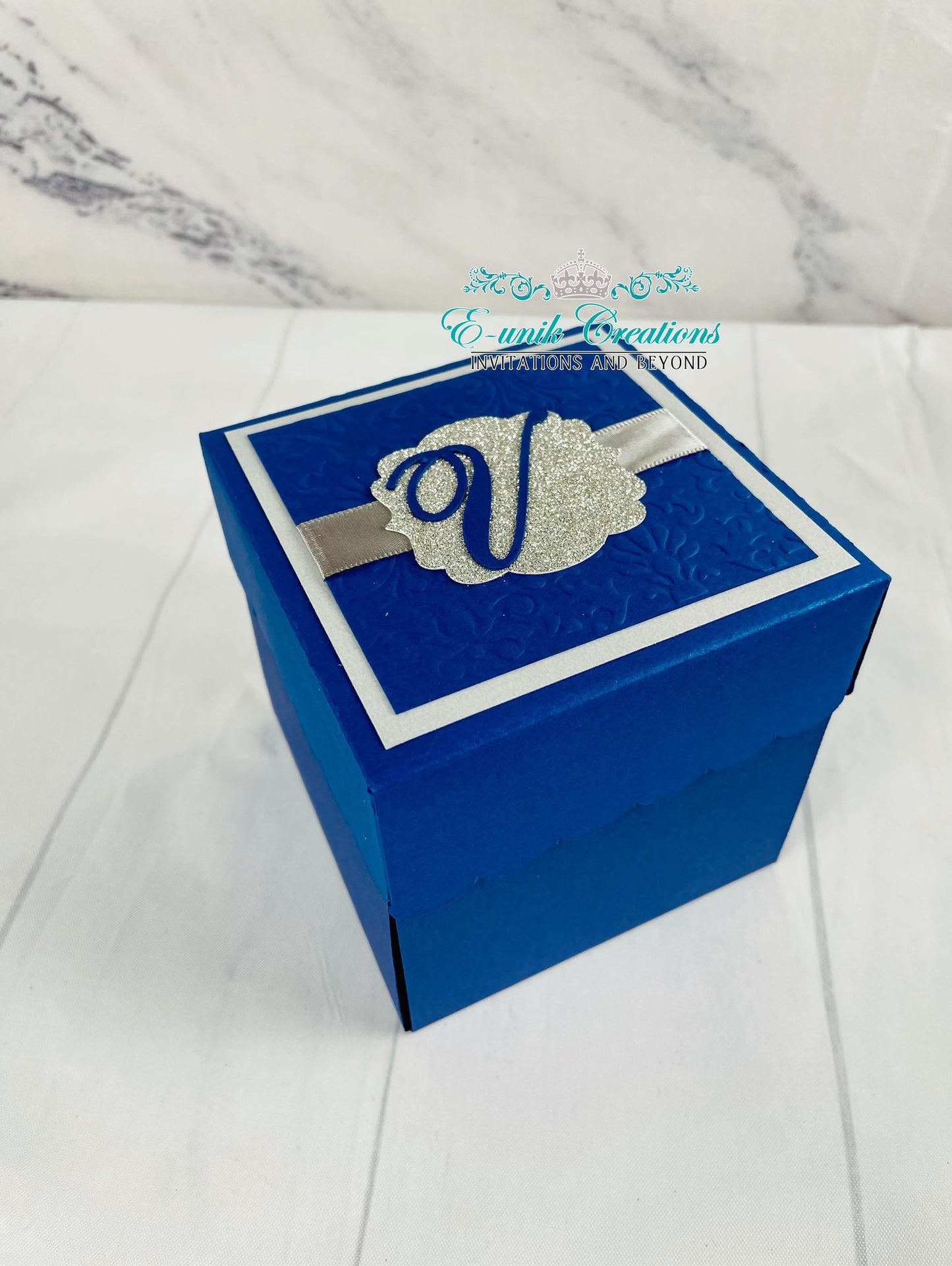 Invitaciones Royal Blue Parisian Pink Box