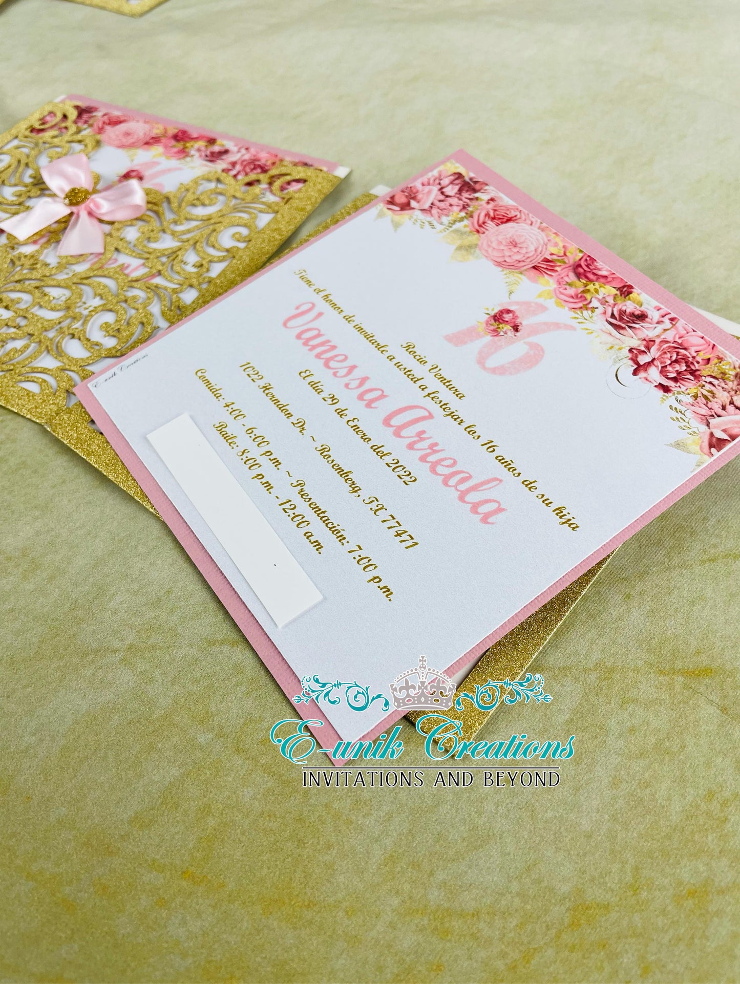 Gold and Pink Floral Square Quinceañera or Sweet 16 Invitations. 10pcs