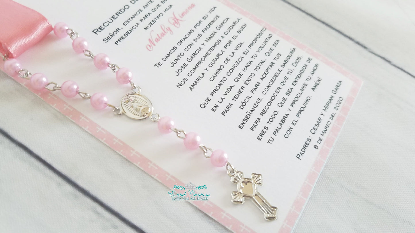 Favores de bautismo de niña, favores de rosario rosa, rosario de tarjeta de oración