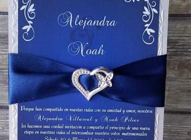 Invitación Azul Marino y Hebilla Plateada