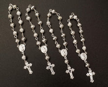 Load image into Gallery viewer, Lilac and Silver Quinceanera &amp; Sweet 16 Rosary Favors
